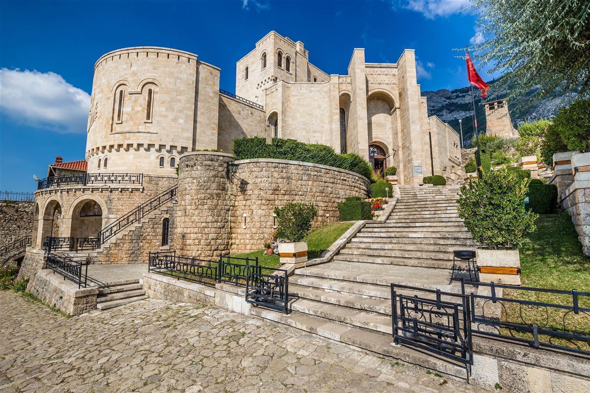 xl_Albanien_Kruja_Schloss_as_tour_308995059_ie